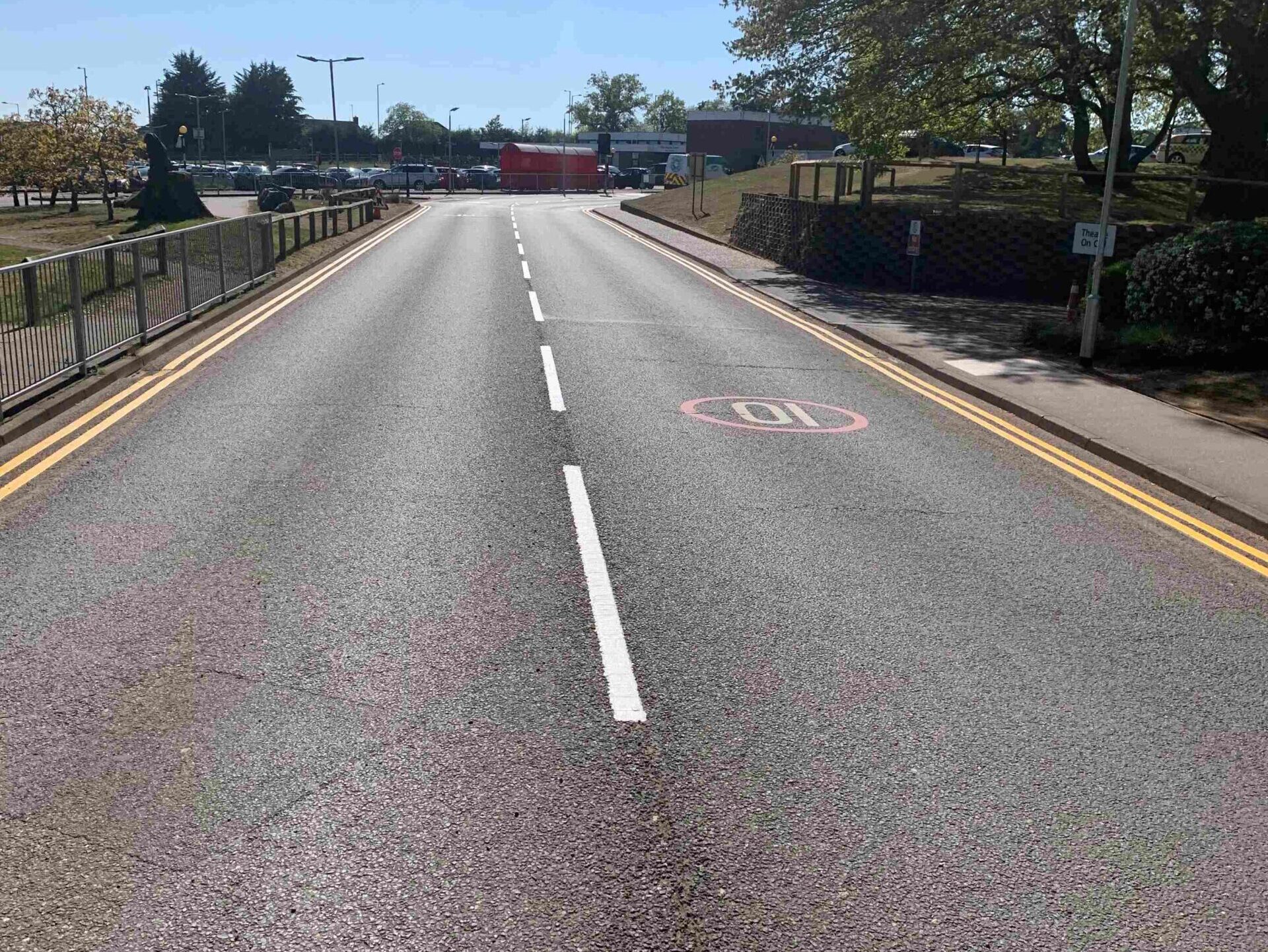 Prismo® Guidemaster® used for double yellow lines at the sides of the road.