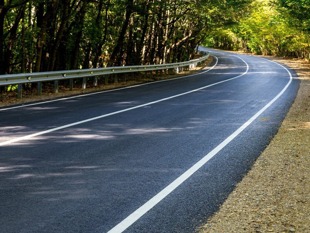 Prismo Sprayplastic Globaline hot applied thermoplastic line marking for roads