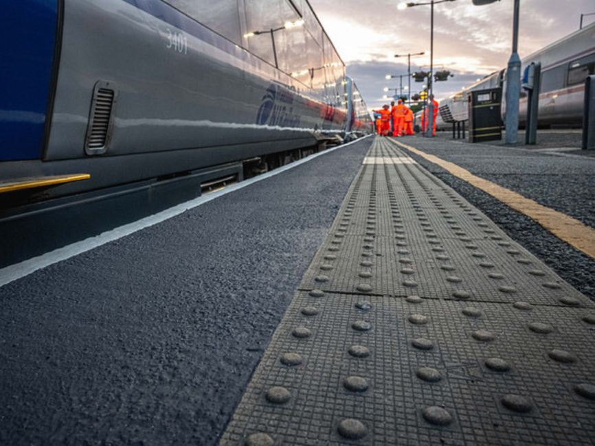 Prismo Vernisol Robur-Grip MMA applied on a Northern Ireland train platform
