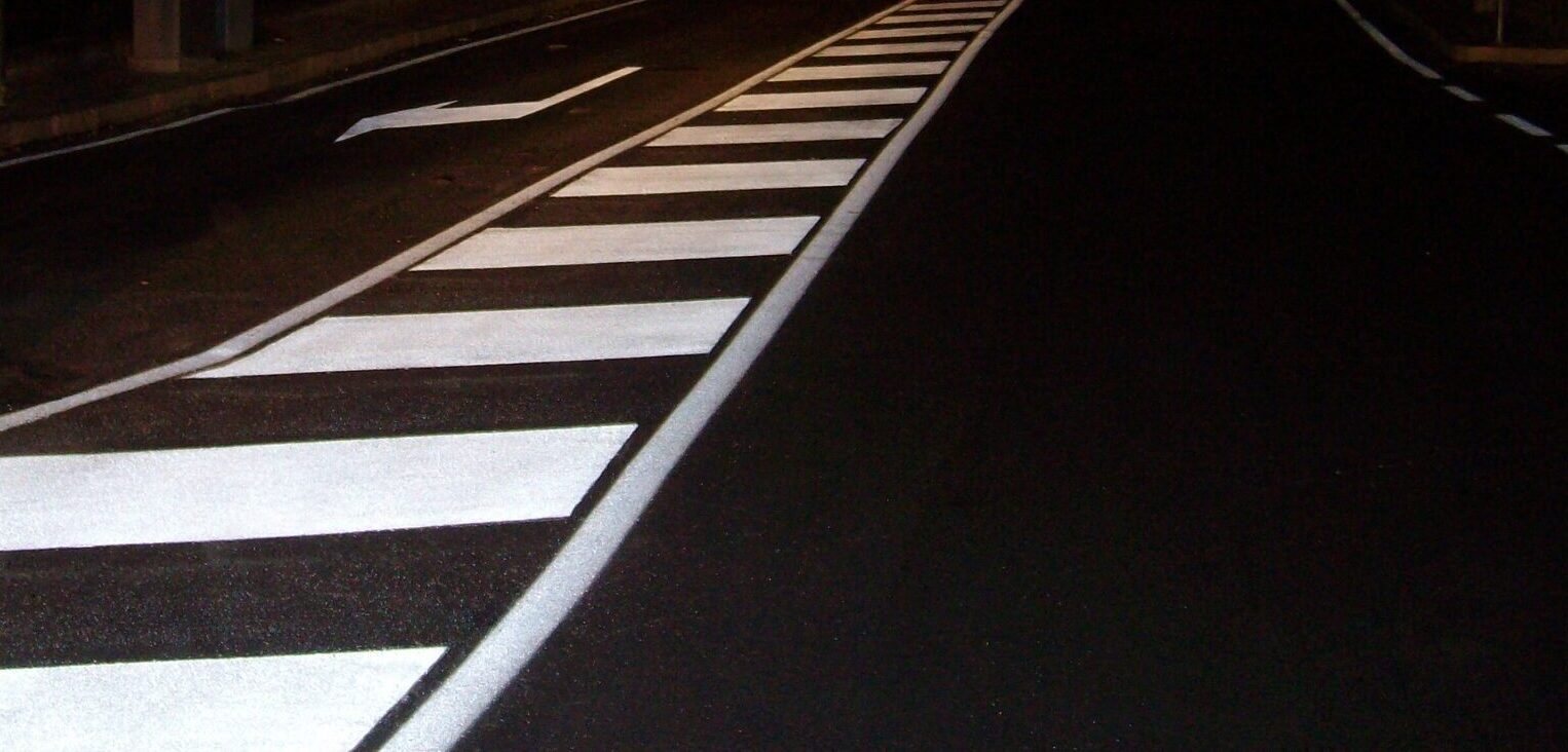 Prismo Vernisol Spartraffico solvent based paint reflective white line markings at night